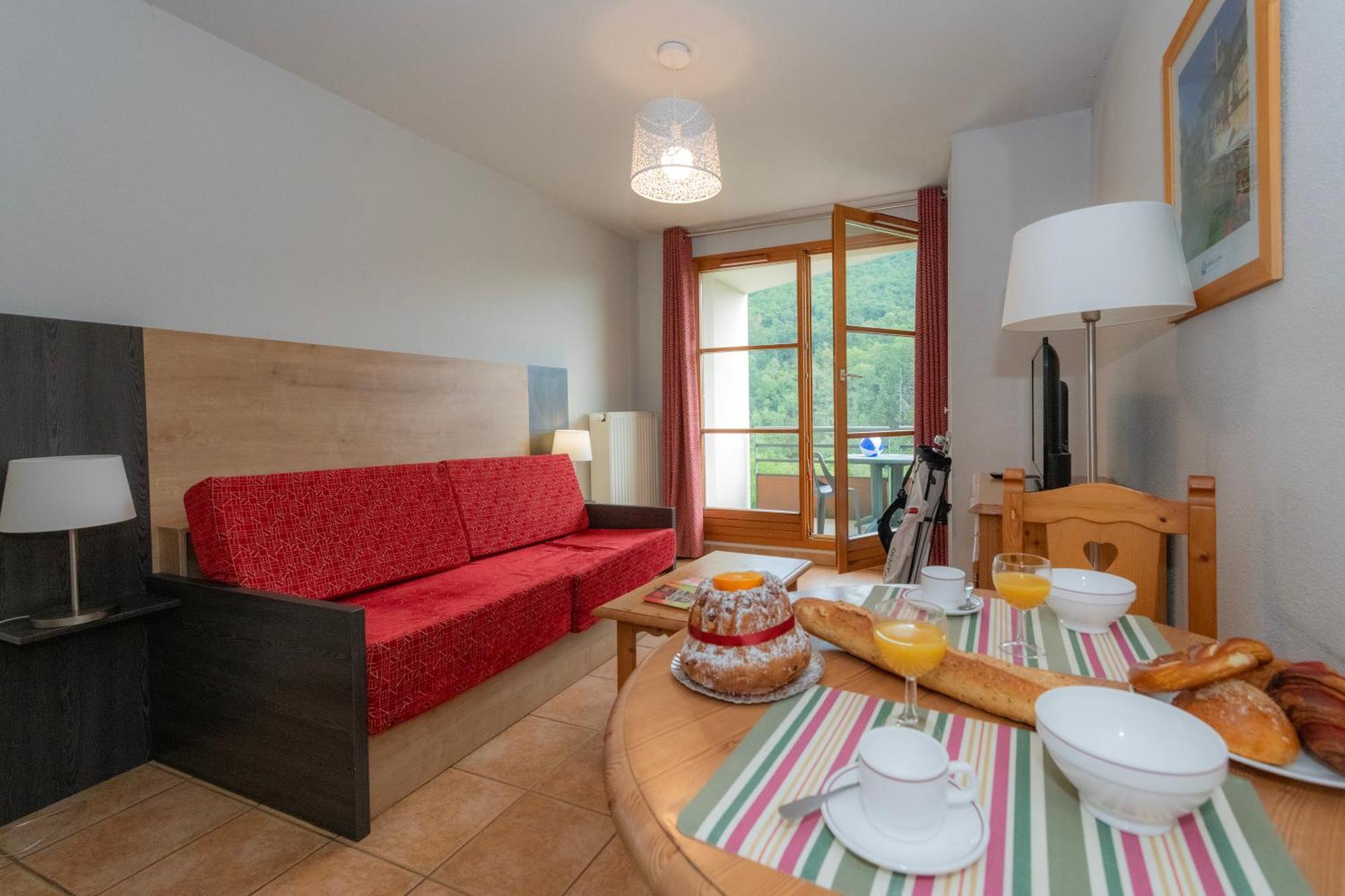 One-Bedroom Apartment